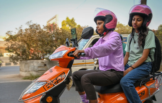 Crossing 9 to 5: Bike-Taxi Struggle